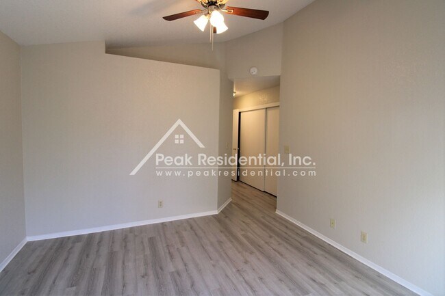 Building Photo - Updated 3bd/2ba Home near Cosumnes River College