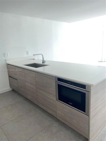 Building Photo - 1300 S Miami Ave