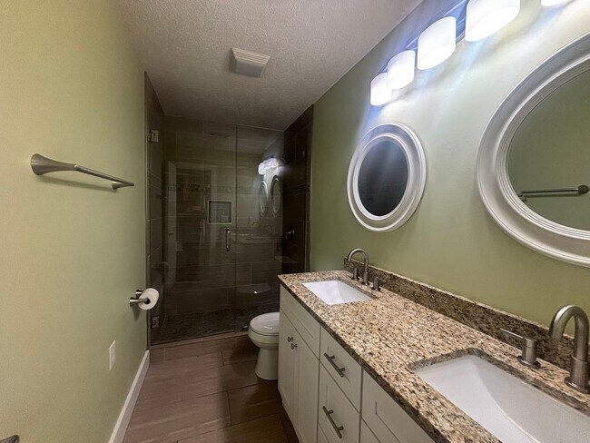Building Photo - Fully Updated 2BR with Garage, Fenced Yard & Prime Johnson City Location