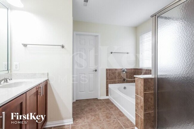 Building Photo - 8038 Harshaw Dr