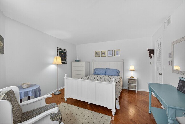 Building Photo - 2800 N Ocean Dr