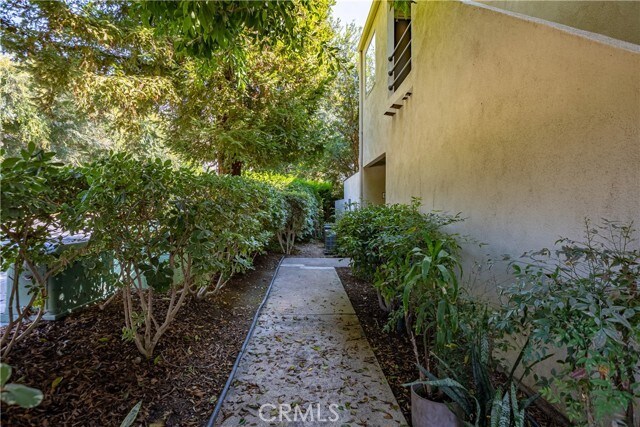 Building Photo - 5744 E Creekside Ave