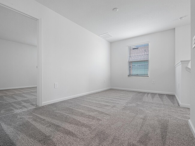 Building Photo - 571 Jett Ln