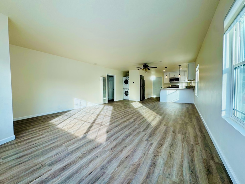 Building Photo - 20606 Raymond Ave