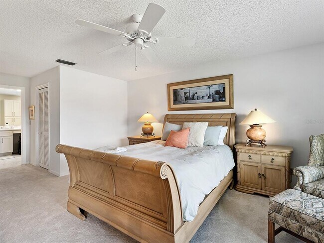 Building Photo - 6094 Wilshire Blvd