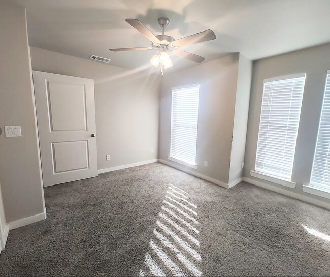 Building Photo - PRE-LEASING for AUGUST - 4 Bedroom in Upland Crossing
