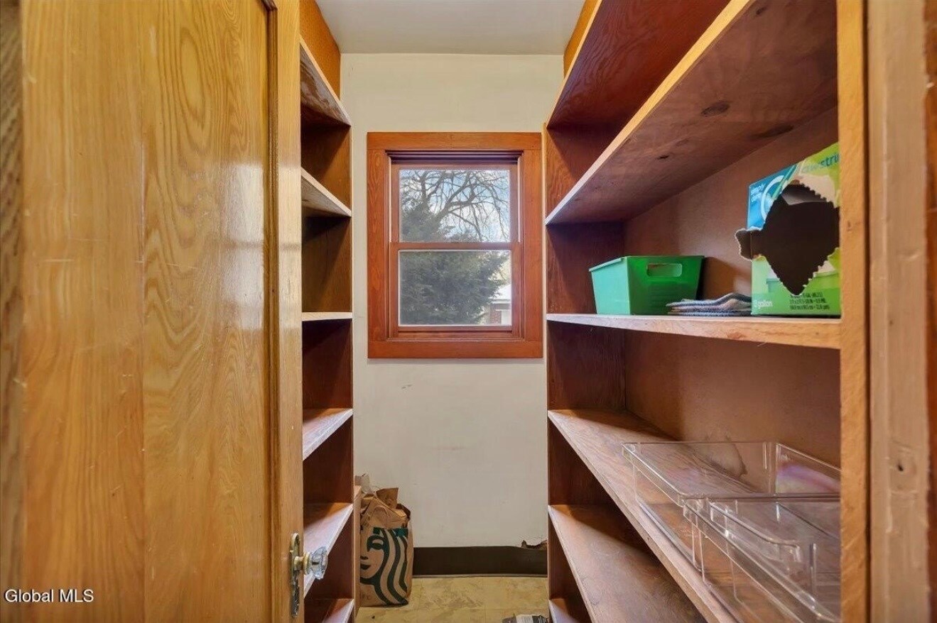 Building Photo - 4 Harris Ave