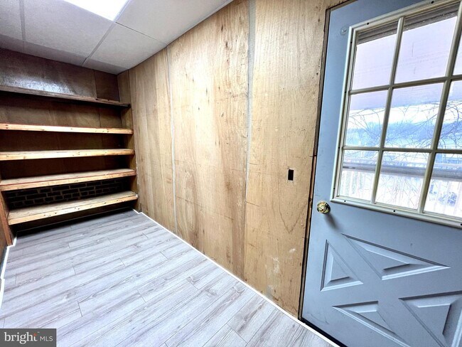 Building Photo - 145 N Nice St