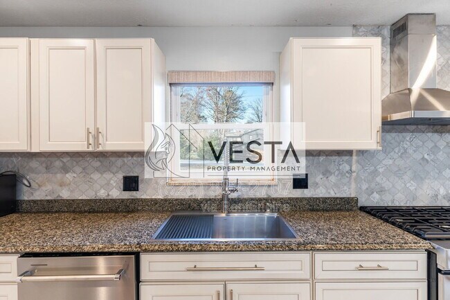 Building Photo - 23 Norman Rd