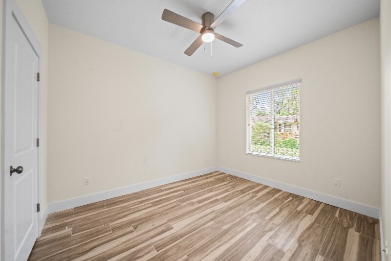 Building Photo - 208 N Cherry St