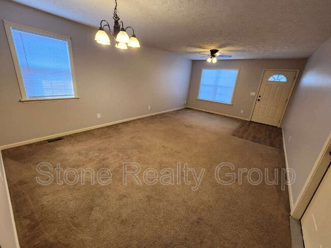 Building Photo - 4822 Pine Ridge Ct