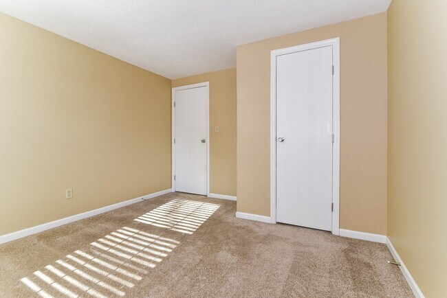 Building Photo - 7551 Rogers Dr
