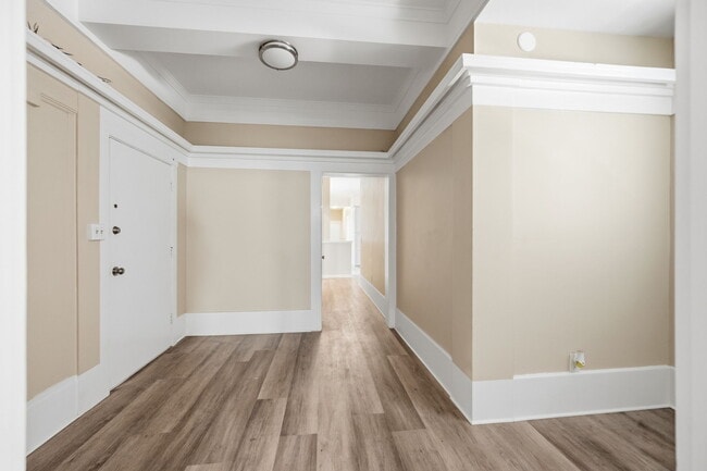 Building Photo - 2256B Van Ness Ave