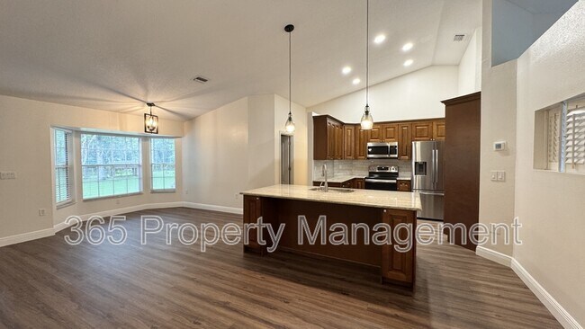 Building Photo - 616 Erin Way
