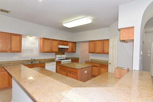 Building Photo - 6807 Turtlewood Dr