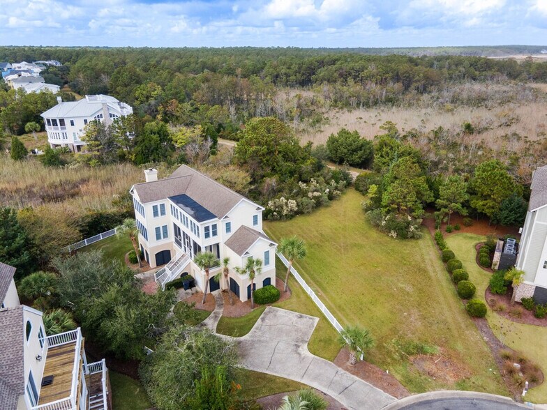 Building Photo - 64 Tradewind Ct