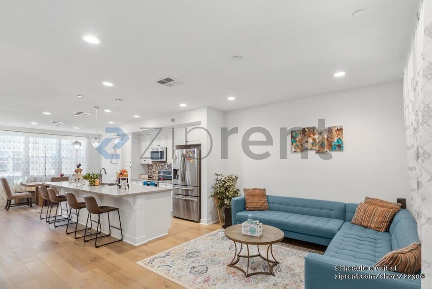 Building Photo - Unit