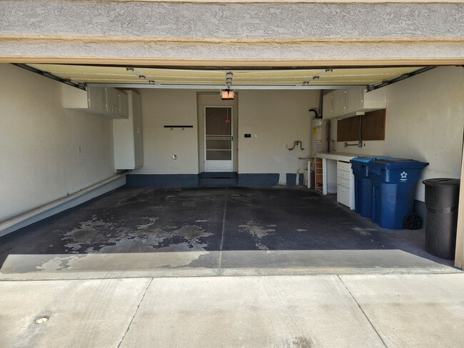 Building Photo - SINGLE STORY TOWN HOME AVAILABLE