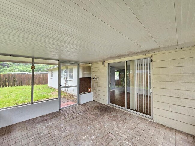 Building Photo - 1702 Aqua Ln