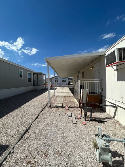 Building Photo - 3601 E Wyoming Ave