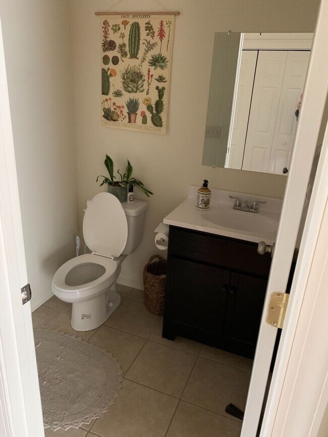 Building Photo - Charming 2-Bedroom Duplex for Rent in Brid...