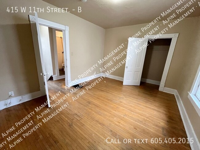 Building Photo - 415 W 11th St