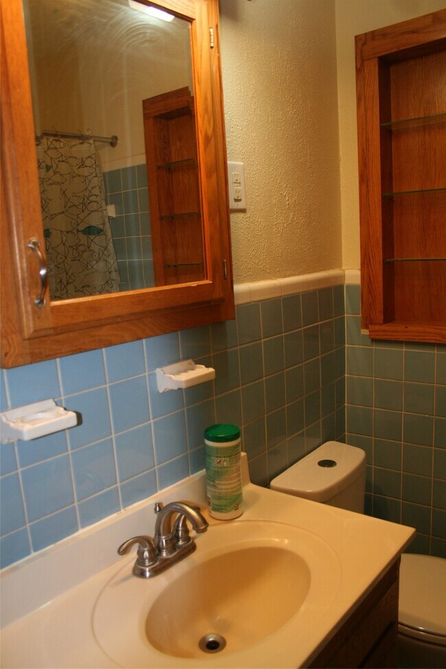 Building Photo - 7518 El Rancho St