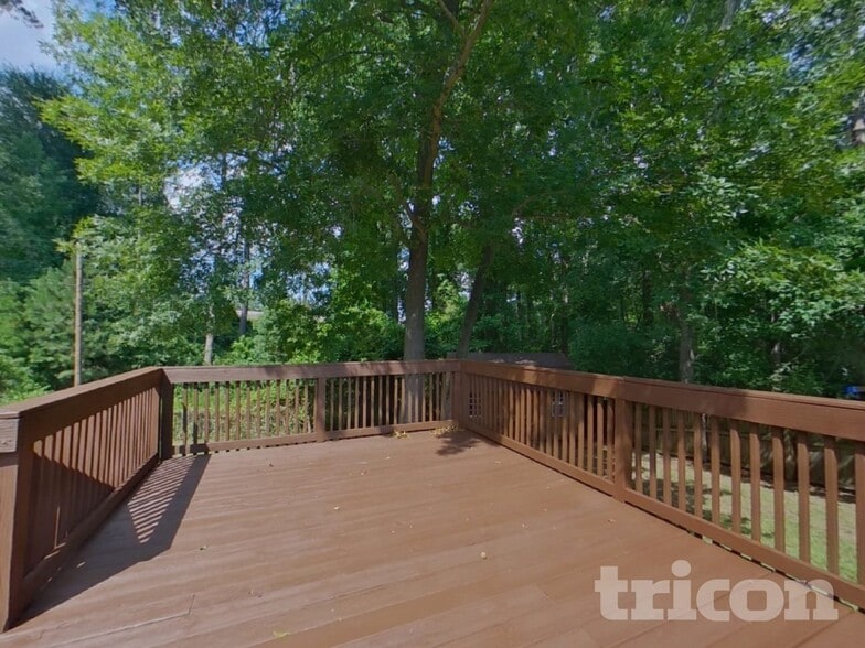 Building Photo - 262 Stonewood Dr