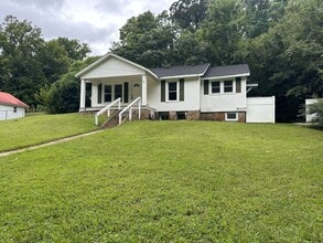 Building Photo - New Home For The New Year!  Renovated Home For Rent in Convenient Chattanooga Location!