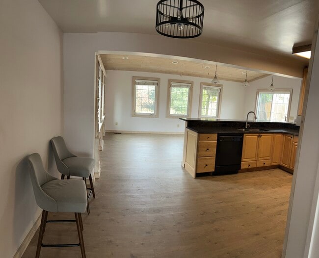 Building Photo - 1625 Tulip Tree Rd