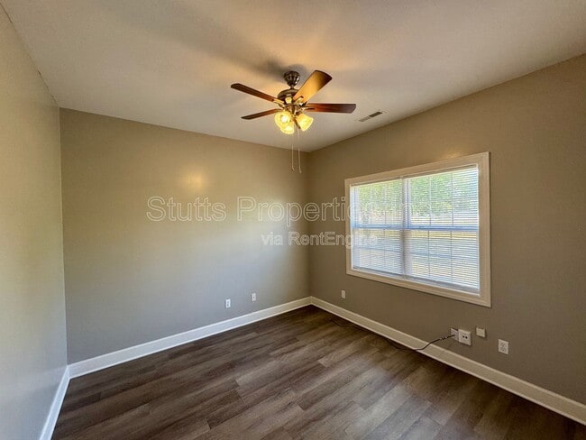 Building Photo - 11 Cedar Brook Ln