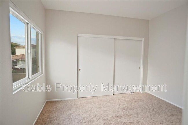 Building Photo - 27870 Crown Ct Cir