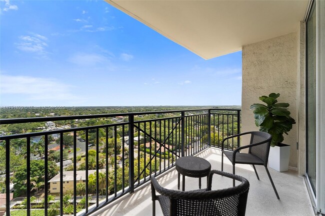 Building Photo - 610 W Las Olas Blvd