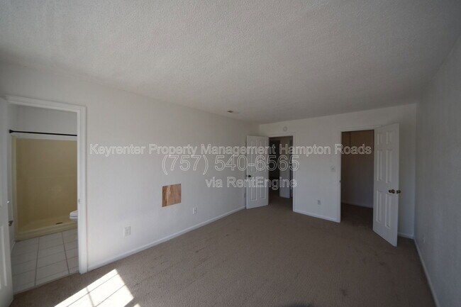 Building Photo - 701 Nottaway Dr