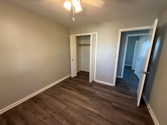 Building Photo - 26940 Mosbaugh Rd