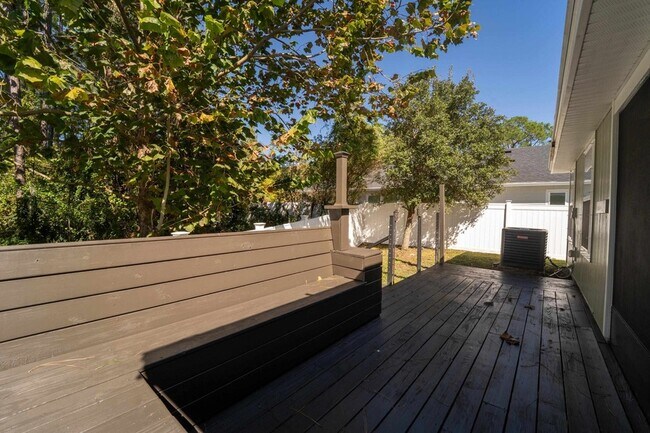 Building Photo - 415 Santorini Ct