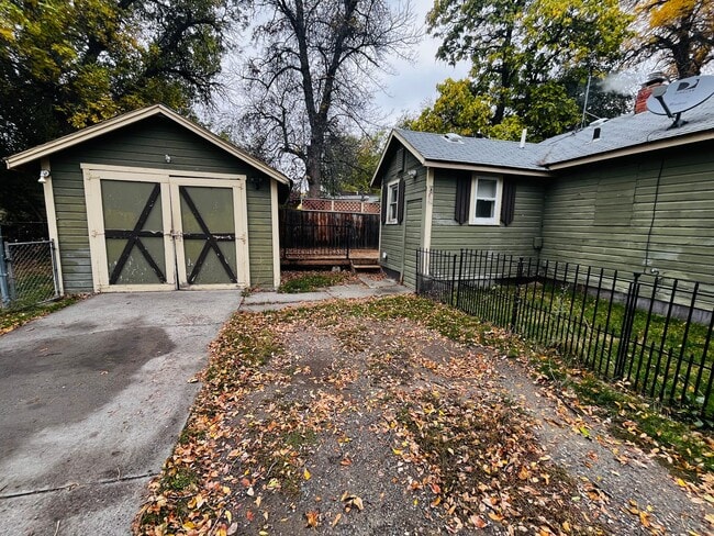 Building Photo - 2-Bed, 1-Bath Home with Detached Garage & ...