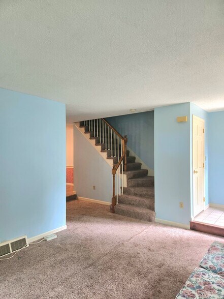 Building Photo - 506 Wellman Ave