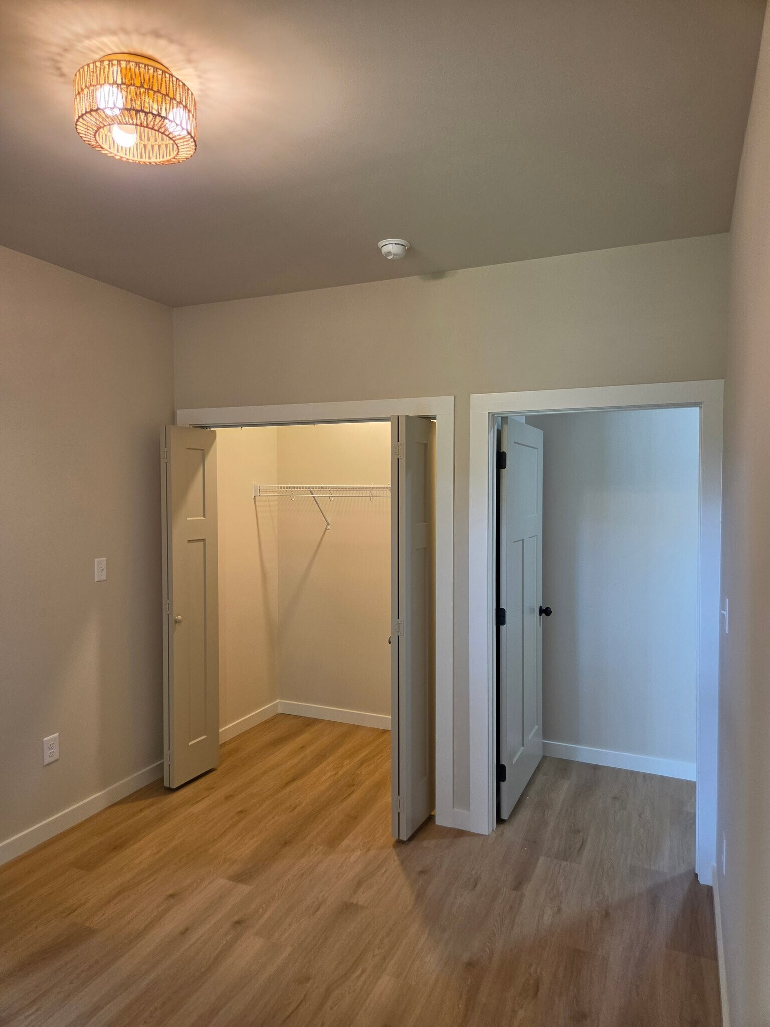 Building Photo - 5724 Wallwood Rd