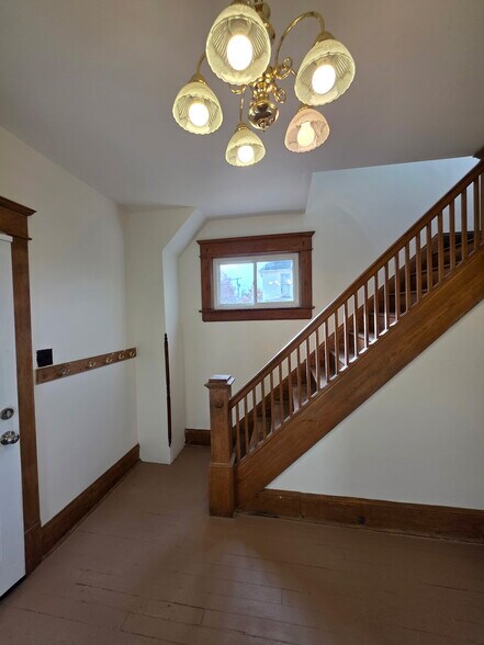 Building Photo - 409 S 3rd St