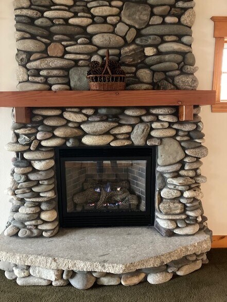 Building Photo - 18319 E Riverway Ave