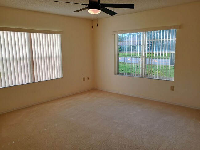 Building Photo - 2 bedroom 2 bathroom Large House for rent ...