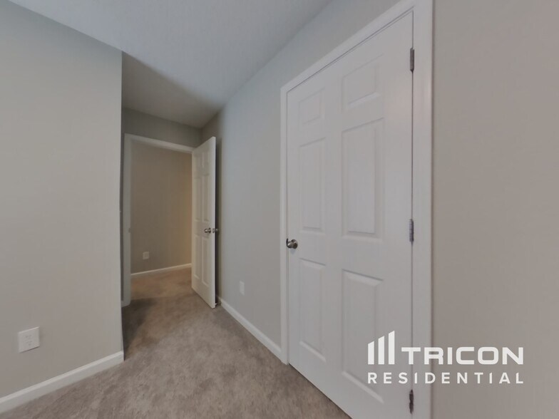 Building Photo - 271 Bainbridge Cir