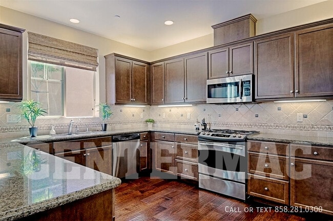 Building Photo - 10777 Canyon Grove Trail