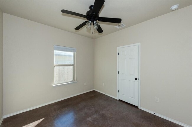 Building Photo - 245 Joanne Lp