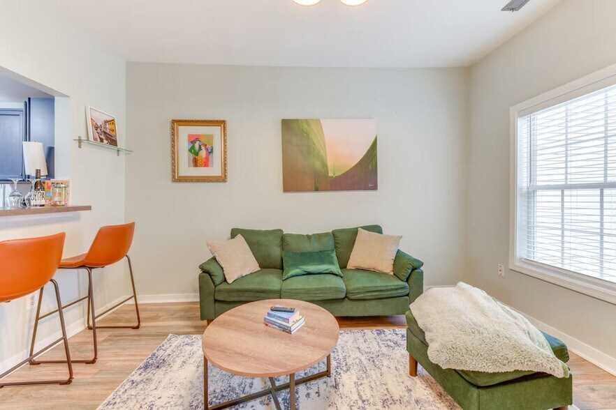 Building Photo - 1913 Dinwiddie Ave