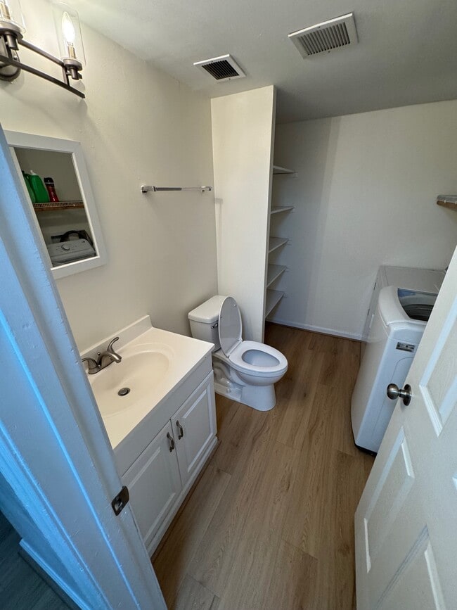 Building Photo - 8619 Ashby Ct