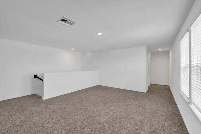 Building Photo - 31855 Hallington Hl Ln