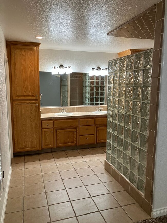 Building Photo - 8581 Van Allen Rd