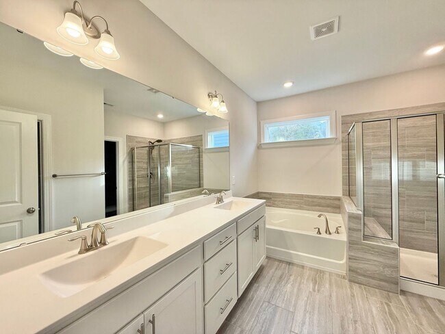 Building Photo - Incredible 4BD, 3BA Raleigh Home in the Desirable 5401 North Community with Premier HOA Amenities